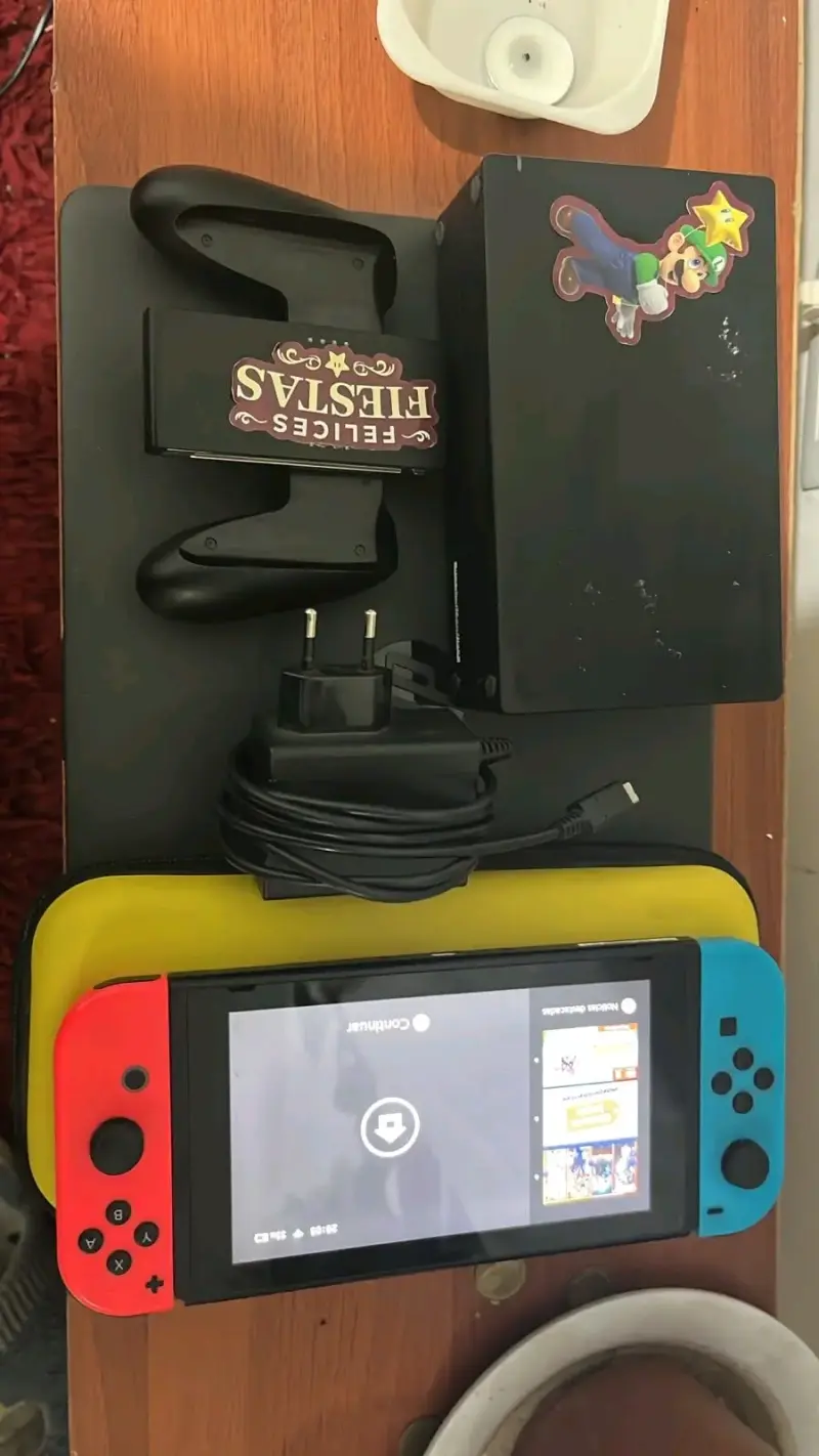 Consola Nintendo Switch con accesorios