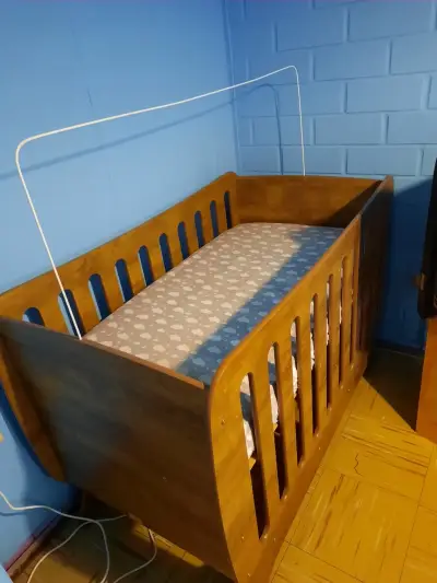 Cuna de madera para bebé - miniatura 4