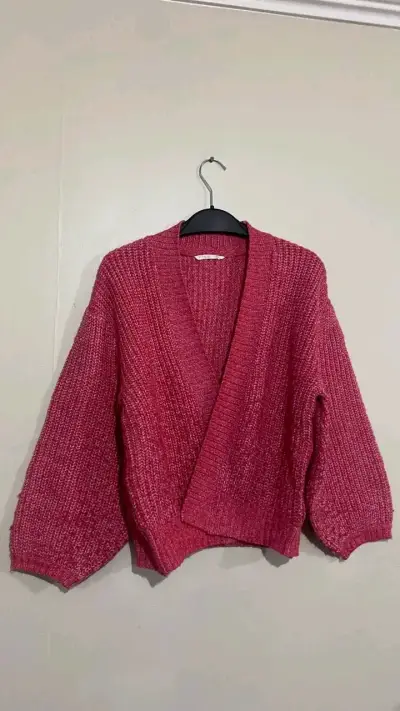 Cardigan de punto rojo para mujer - miniatura 1