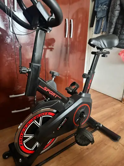 Bicicleta estática Ultimate Fitness Sport - miniatura 1