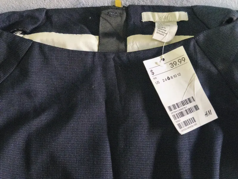 Vestido negro H&M elegante con etiqueta - 2