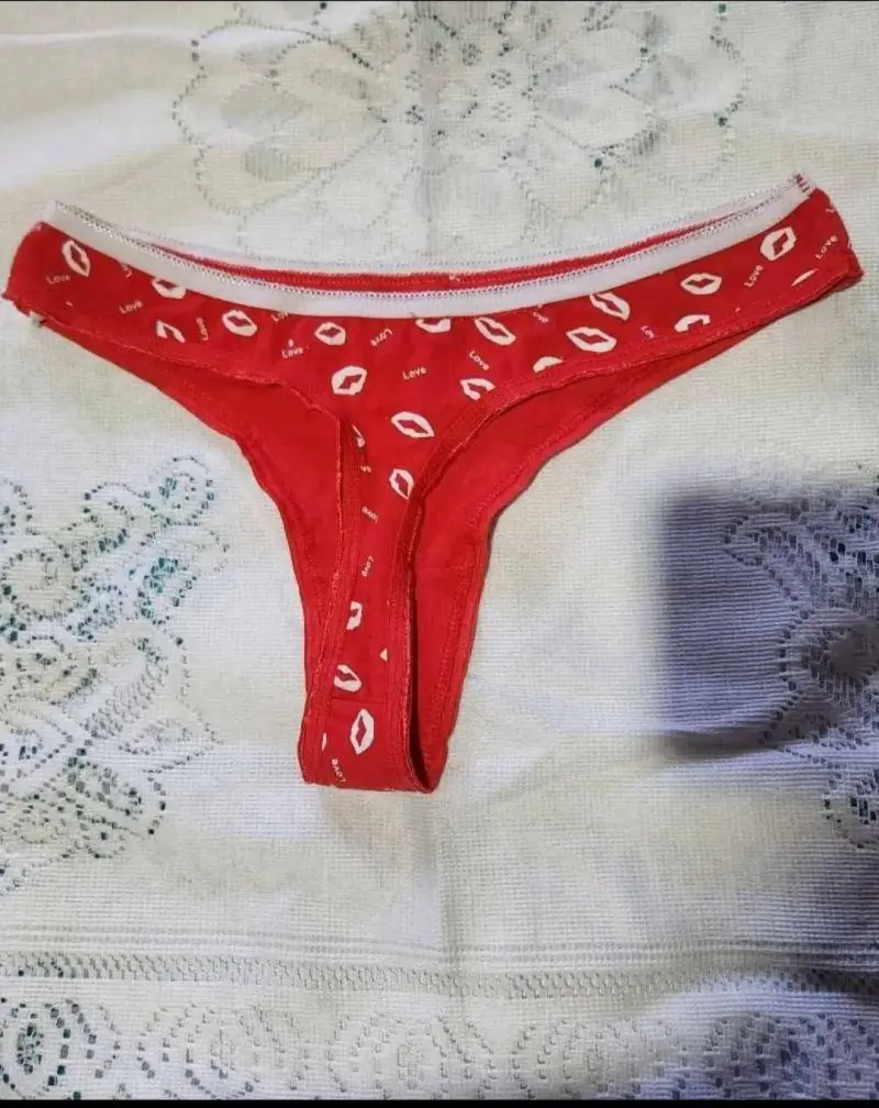 Colaless rojo con estampado de labios - 2
