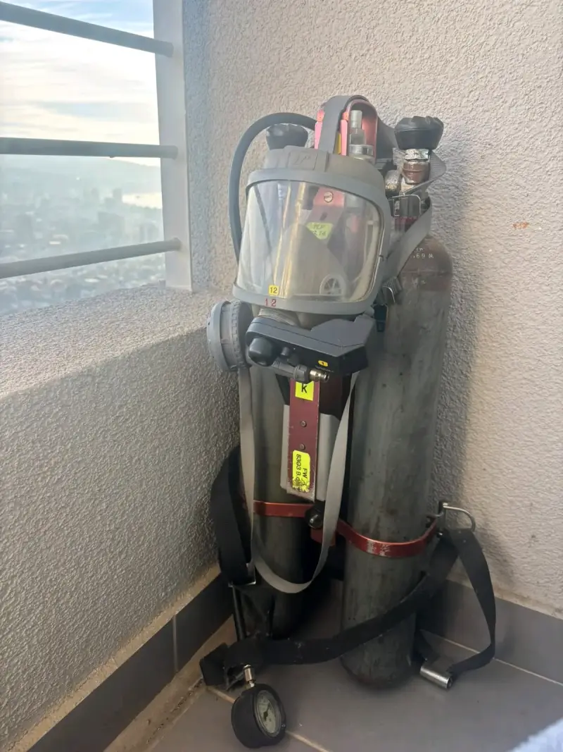 Equipo de respiración autónomo usado - 3
