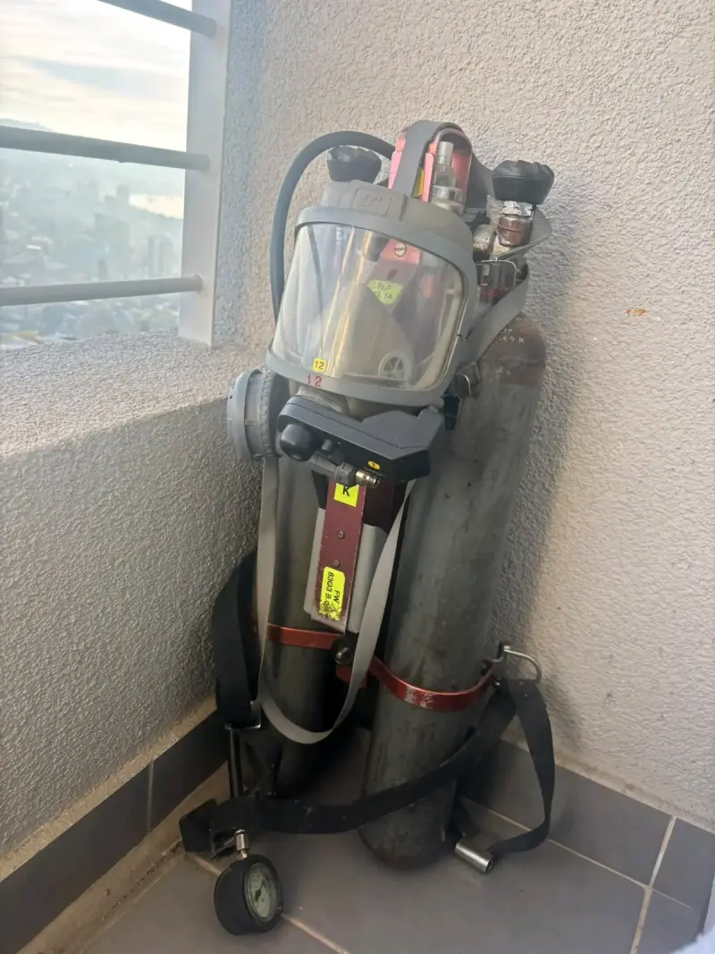 Equipo de respiración autónomo usado - 4