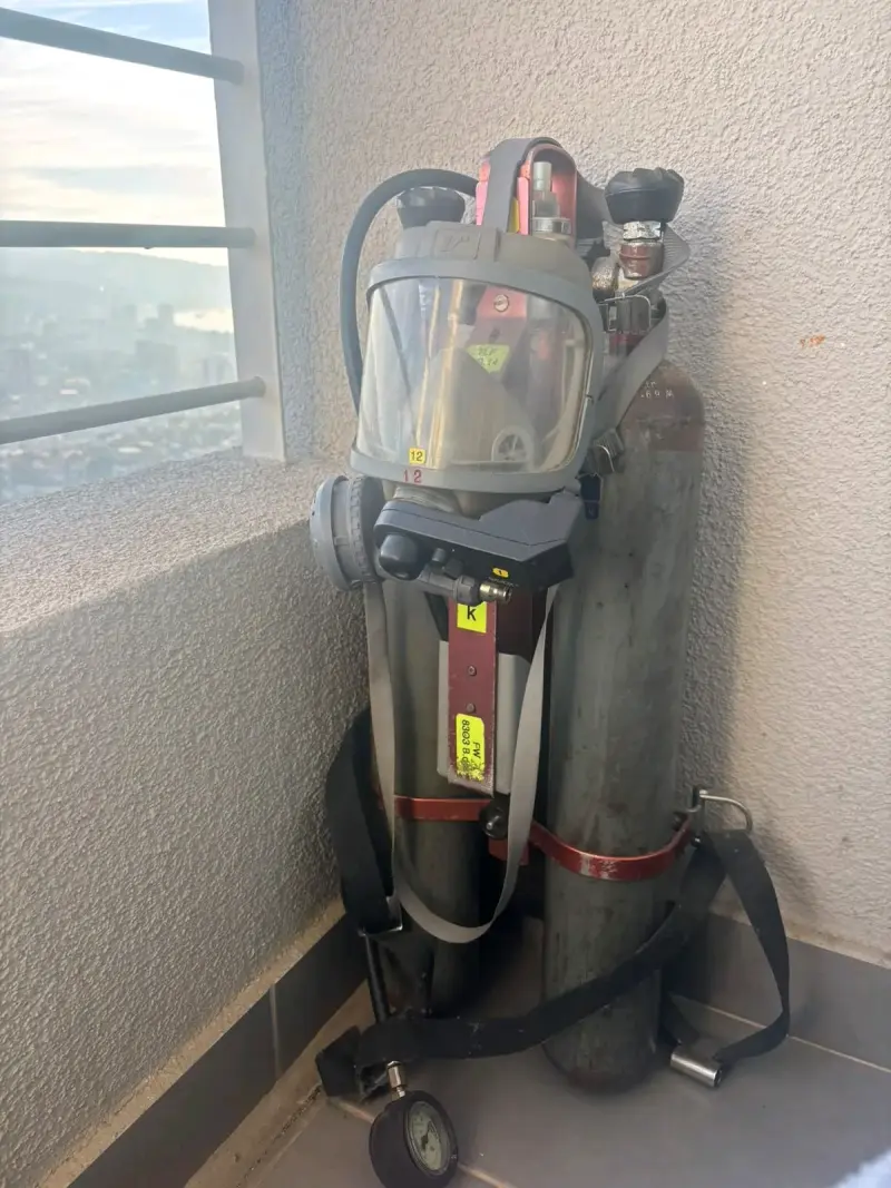 Equipo de respiración autónomo usado - 6