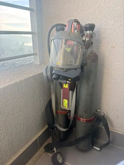 Equipo de respiración autónomo usado - miniatura 6