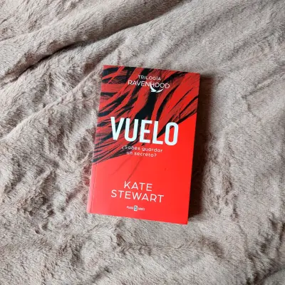 Libro 'Vuelo' de Kate Stewart - miniatura 1