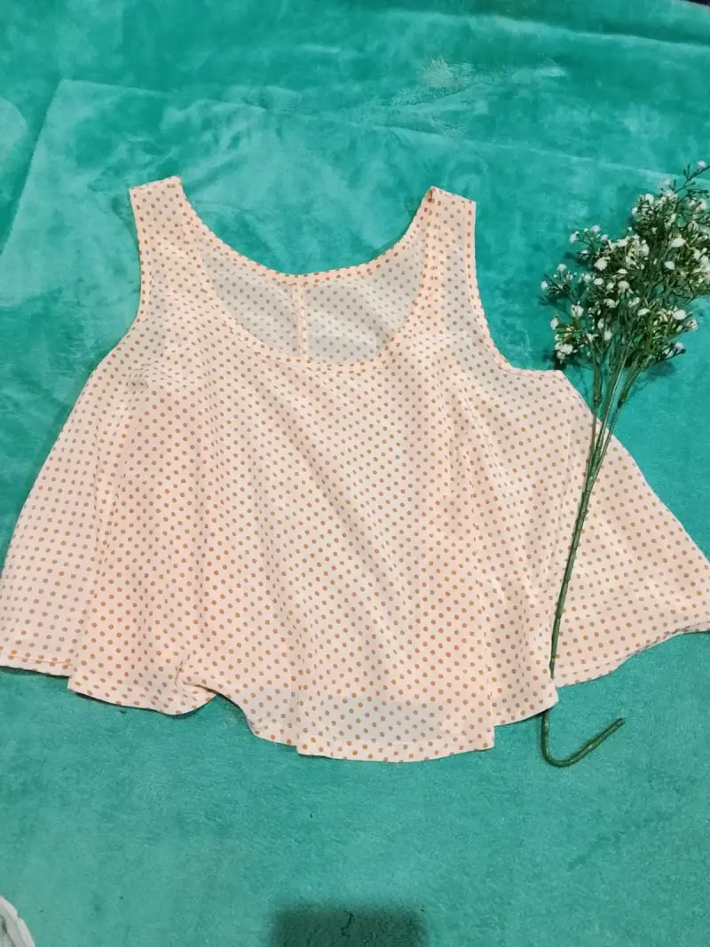 Blusa sin mangas con lunares