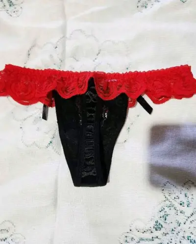 Colales encaje negro y rojo con perlas - miniatura 3