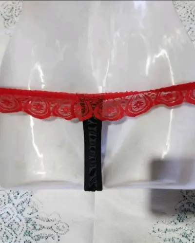 Colales encaje negro y rojo con perlas - miniatura 4