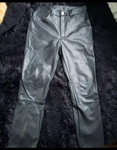 Pantalones de cuero negro para Mujer - miniatura 1