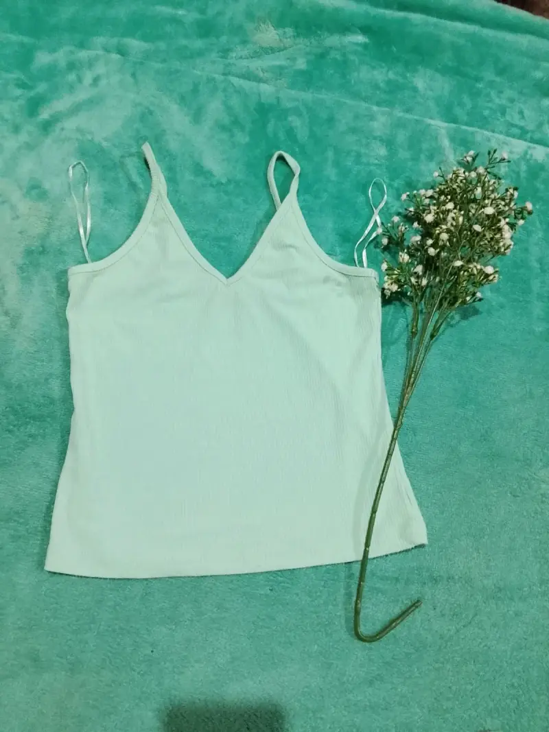 Top de tirantes verde claro para mujer