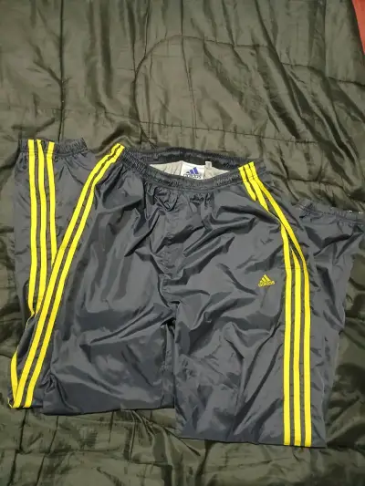 Buzo Adidas, azul oscuro con franjas amarillas - miniatura 3