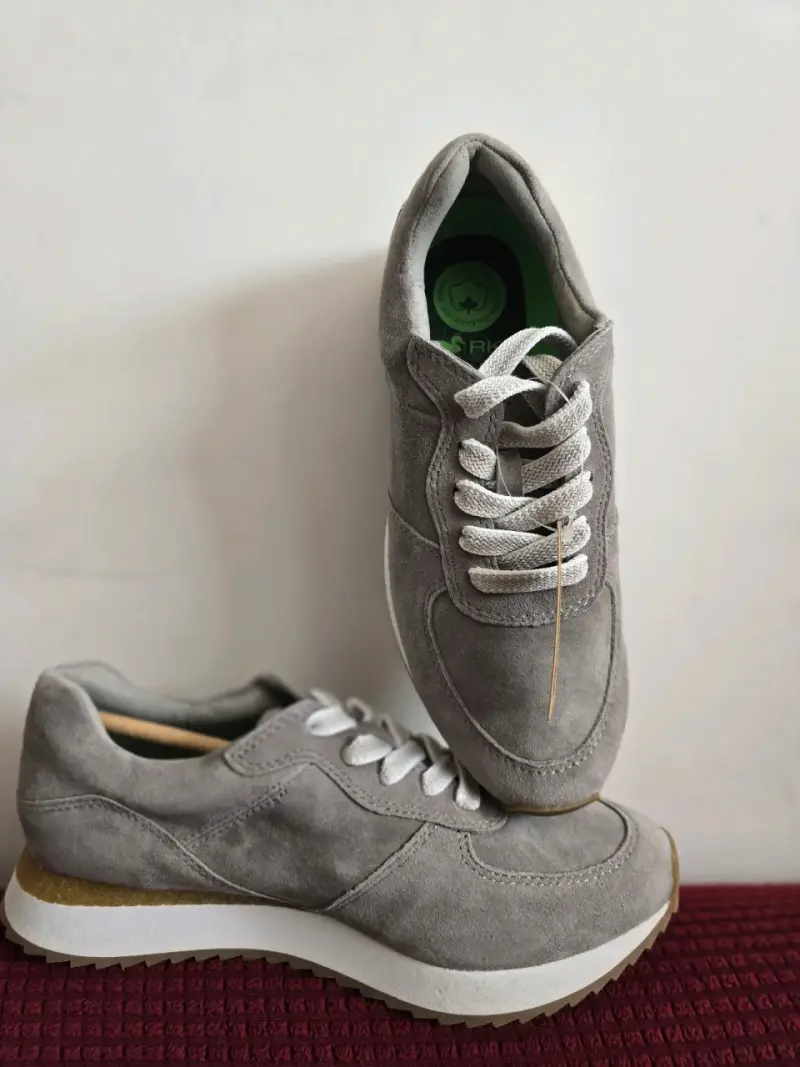 Zapatillas deportivas grises de gamuza - 3