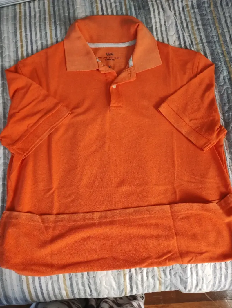 Polera polo naranja M&M