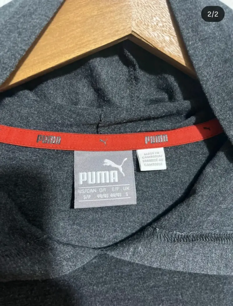 Polera con capucha Puma gris y rojo - 2