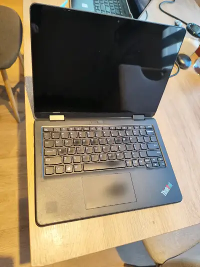 Laptop Lenovo ThinkPad en buen estado - miniatura 1