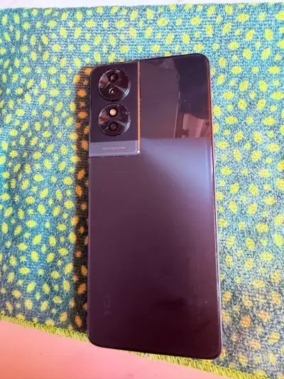 Smartphone TCL con cámara dual - miniatura 1