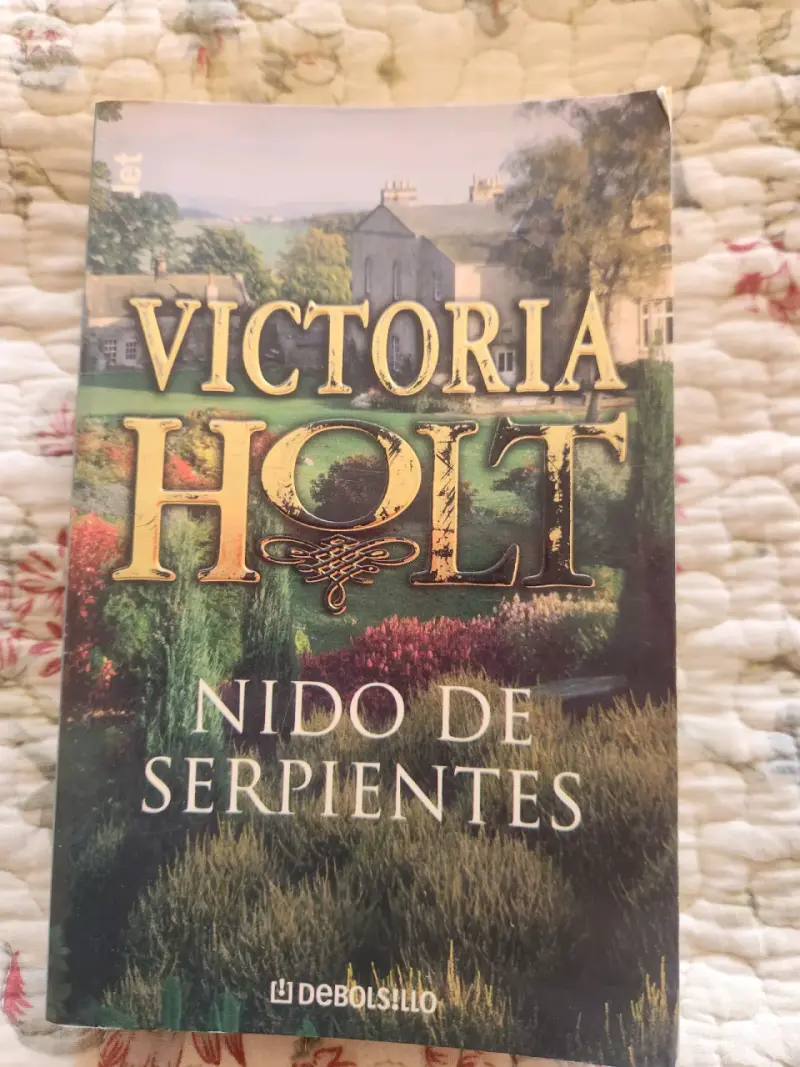 Libro 'Nido de Serpientes' de Victoria Holt
