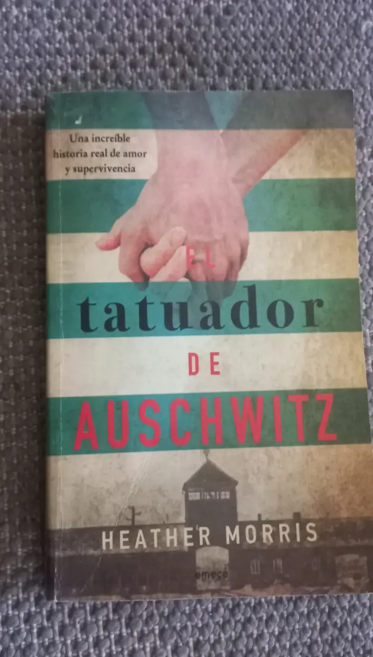 Libro 'El tatuador de Auschwitz' de Heather Morris