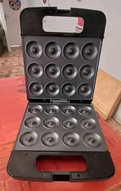 Máquina para hacer mini donuts eléctrica - miniatura 1