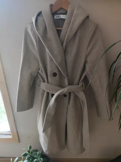 Abrigo Zara con capucha beige - miniatura 1