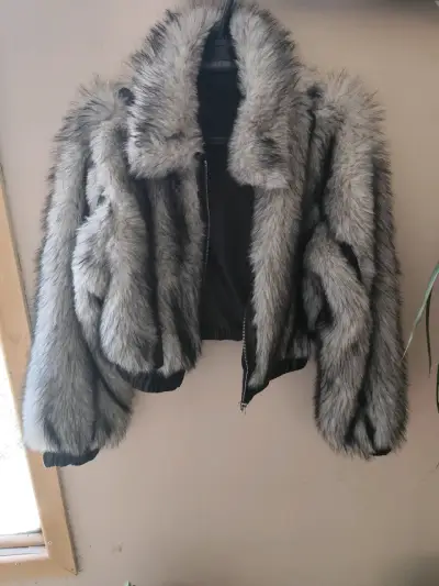 Chaqueta de piel sintética gris - miniatura 1