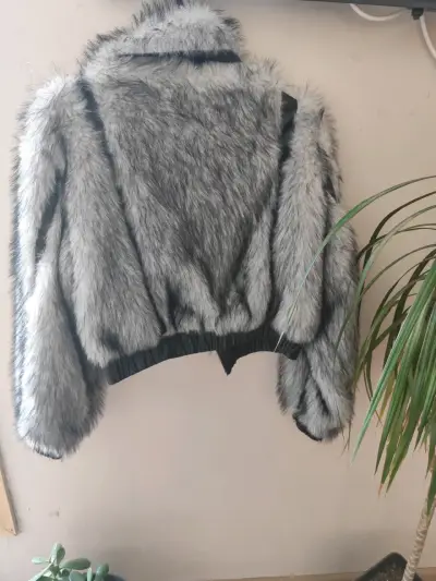 Chaqueta de piel sintética gris - miniatura 3