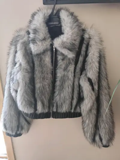 Chaqueta de piel sintética gris - miniatura 5
