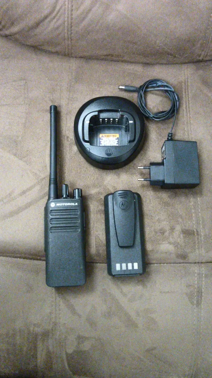 Radio Motorola DEP 250 digital analoga VHF - 1