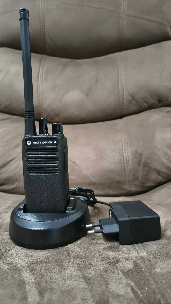 Radio Motorola DEP 250 digital analoga VHF - 2