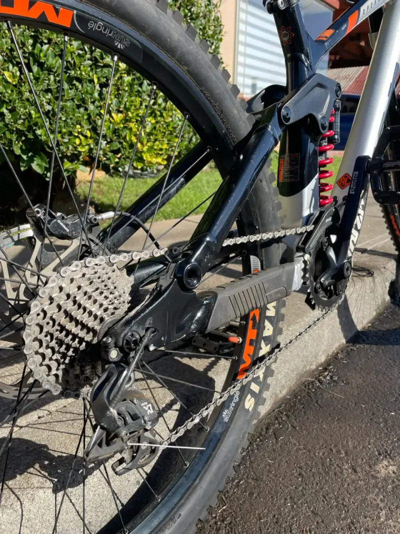 Bicicleta Downhill Kona Operator 27,5 - 2