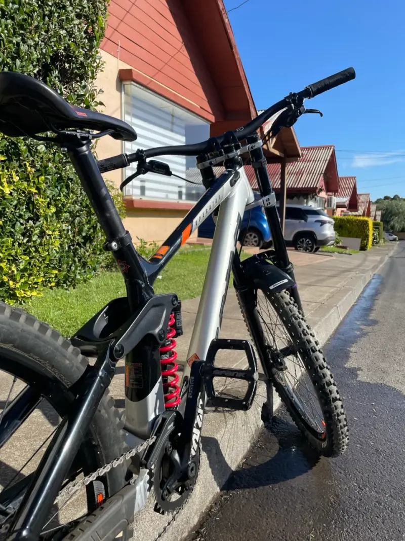 Bicicleta Downhill Kona Operator 27,5 - 3