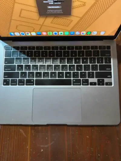 MacBook Air M1 2020 — Chip Apple Silicon - miniatura 3