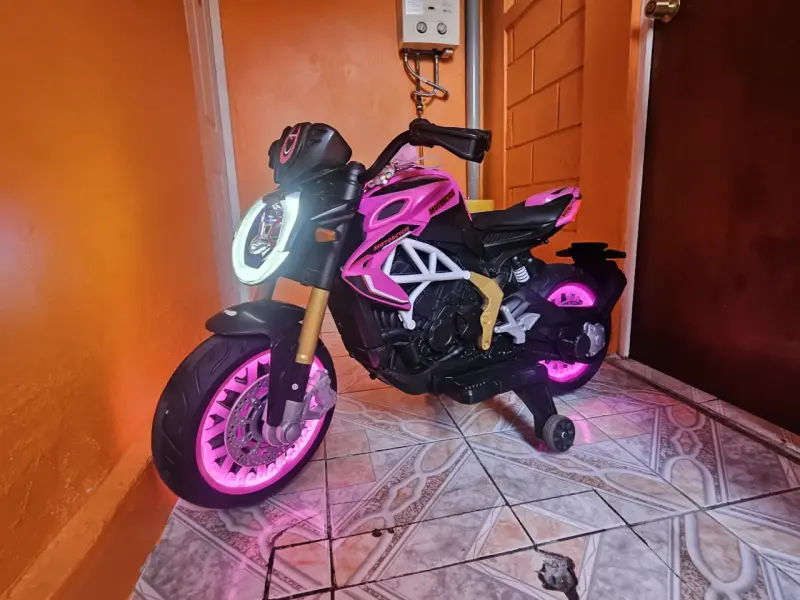 Moto eléctrica infantil con luces LED - 2