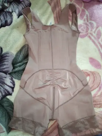 Faja modeladora color beige - miniatura 3