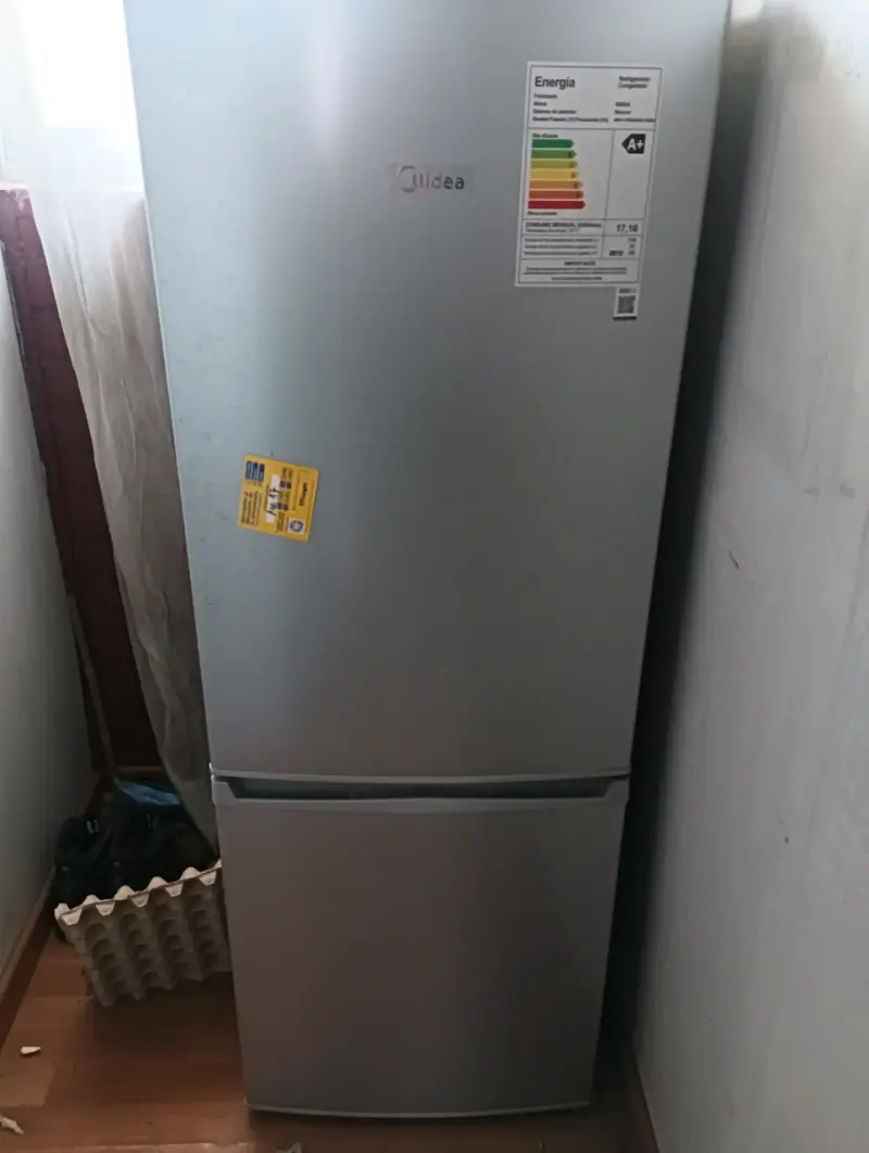 Refrigerador Midea con eficiencia A+ - 1
