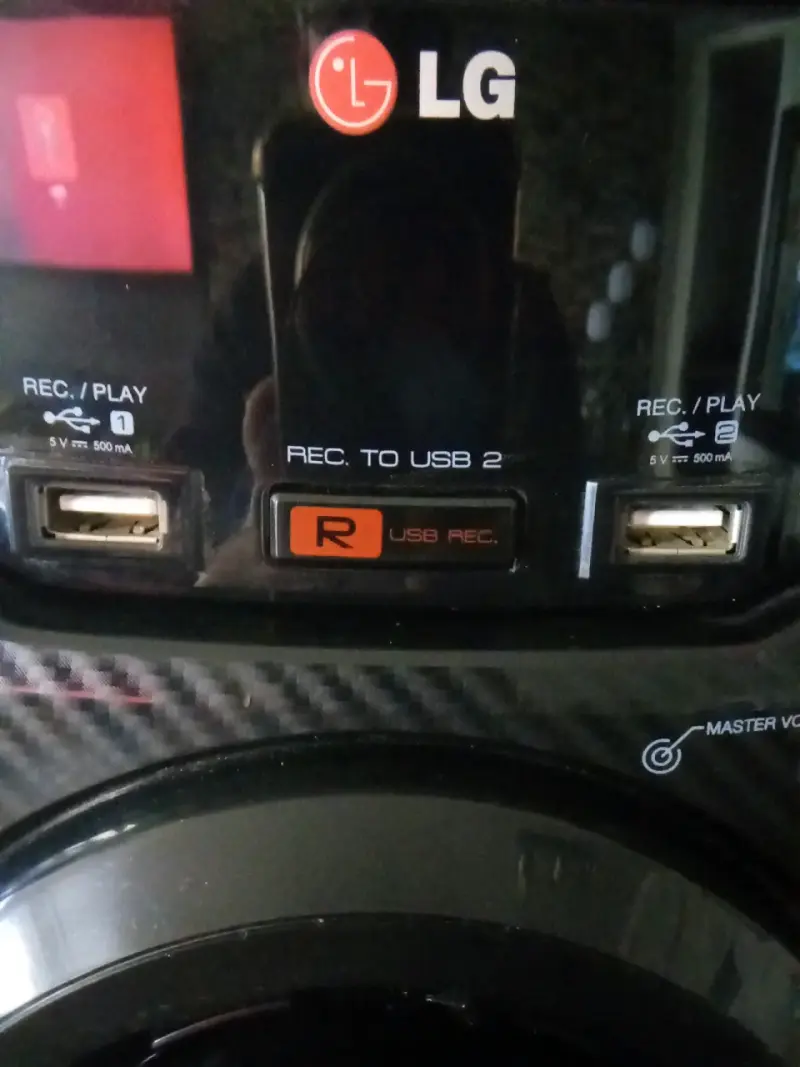 Sistema de sonido Hi Fi LG con CD y USB - 5