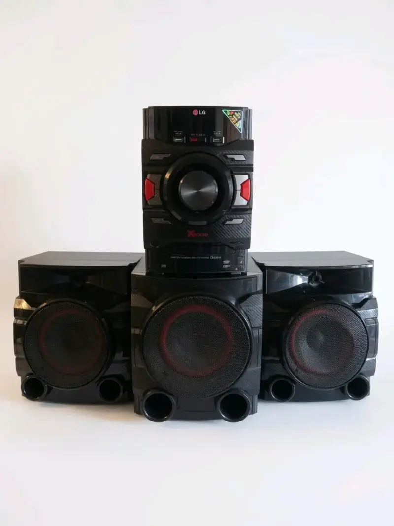 Sistema de sonido Hi Fi LG con CD y USB - 6