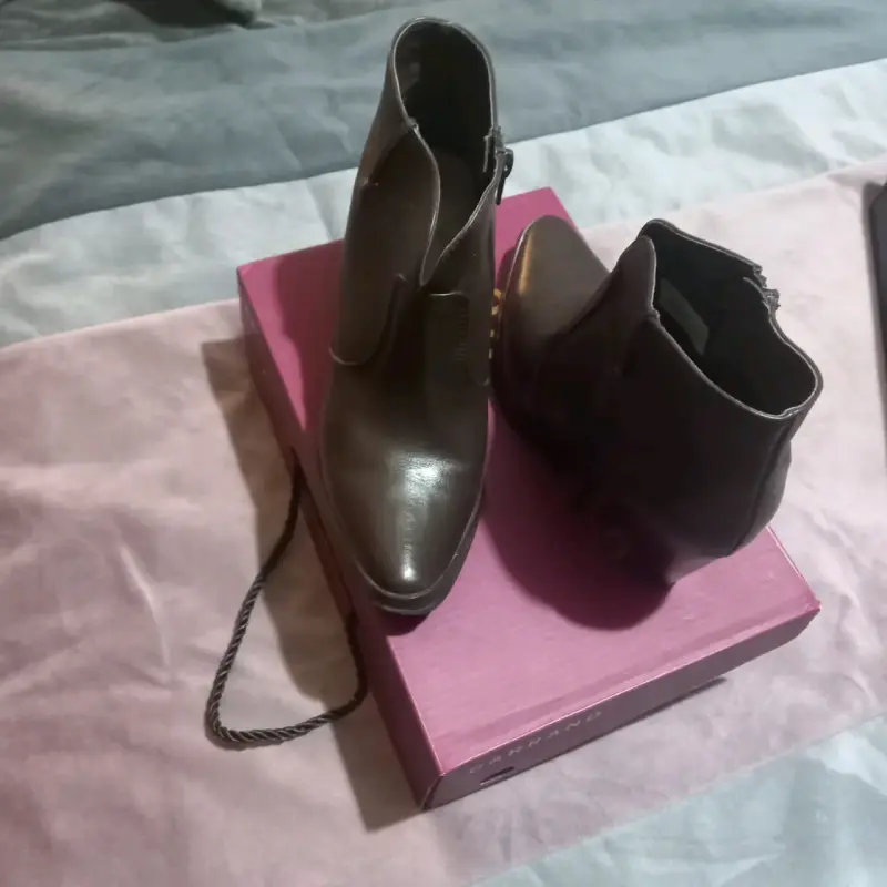 Botines de cuero marrón con tacón - 3