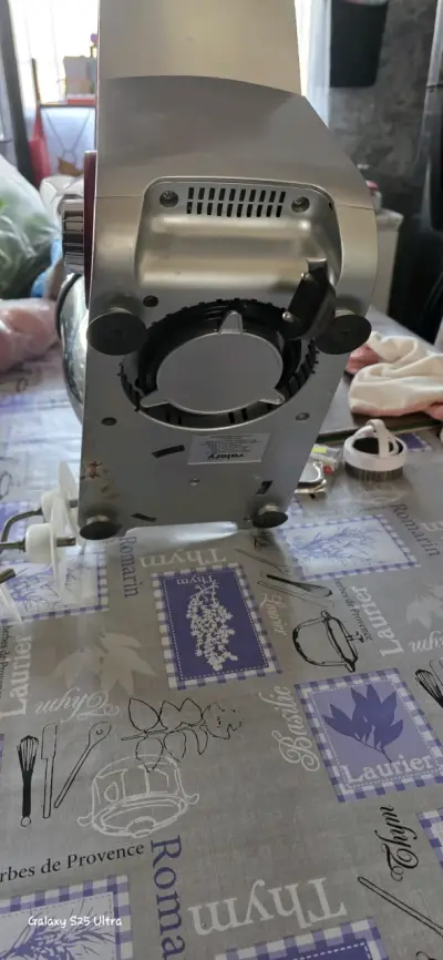 Batidora de pie Valory roja con accesorios - miniatura 2
