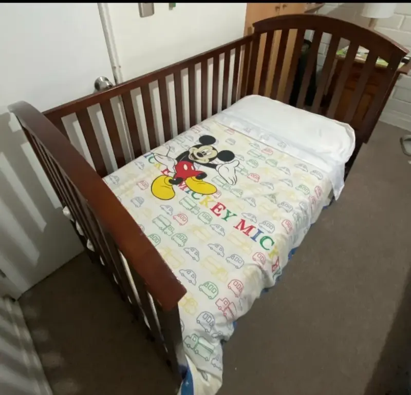 Cuna de madera - 2
