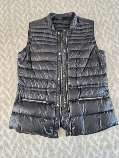 Parka acolchada negra sin mangas - miniatura 1
