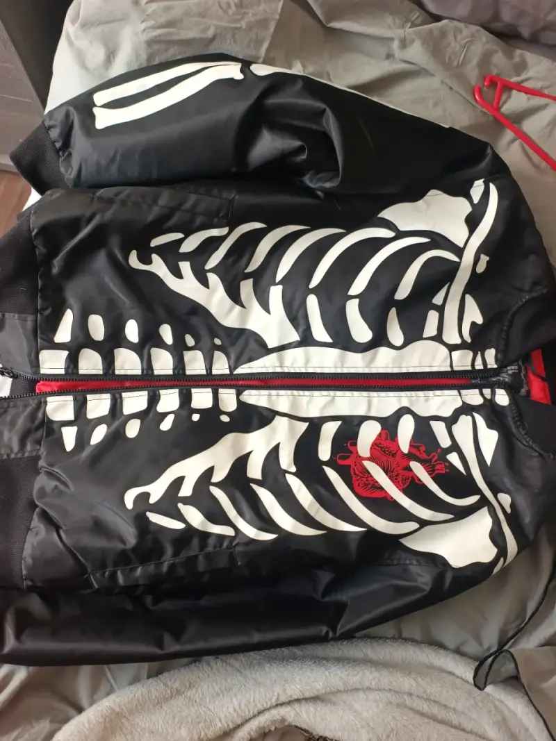Chaqueta rebel vengeance con diseño de esqueleto - 1