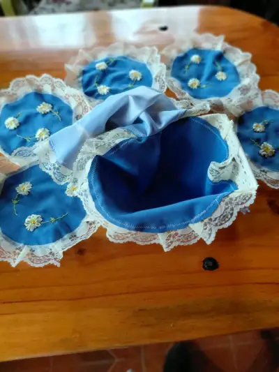 Set de individuales bordados con encaje - miniatura 2