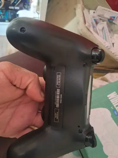 Controlador inalámbrico para PS4 - miniatura 2