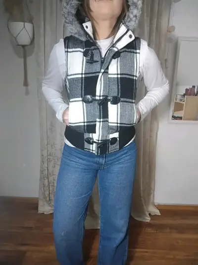 Chaqueta acolchado a cuadros con capucha - miniatura 2