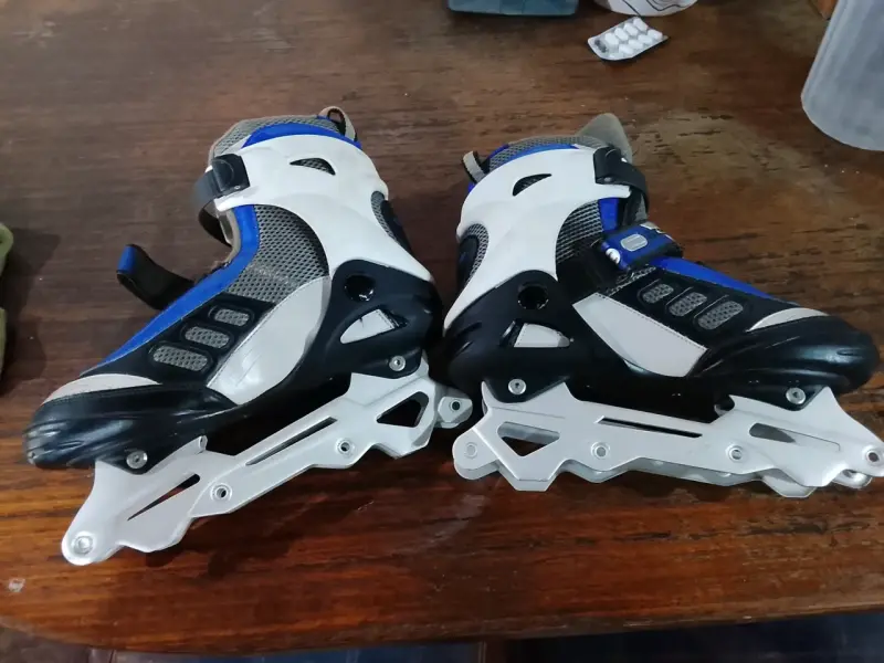 Patines en línea azul y gris(sin ruedas ni cordon) - 4