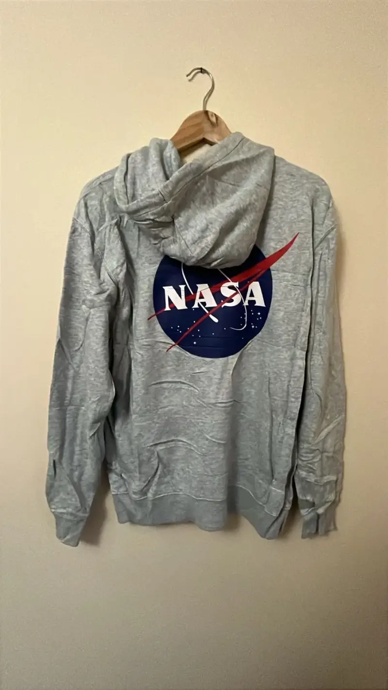 Polerón gris con capucha NASA - 2