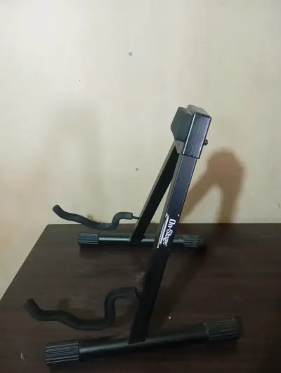 Soporte para guitarra On-Stage plegable - miniatura 1